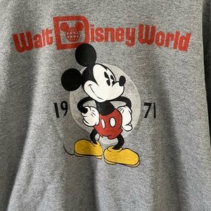 Walt Disney World Mickey Sweatshirt in grey and size large